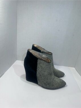 Two-Tone Women's Wedge Ankle Booties - Black and Silver Knit